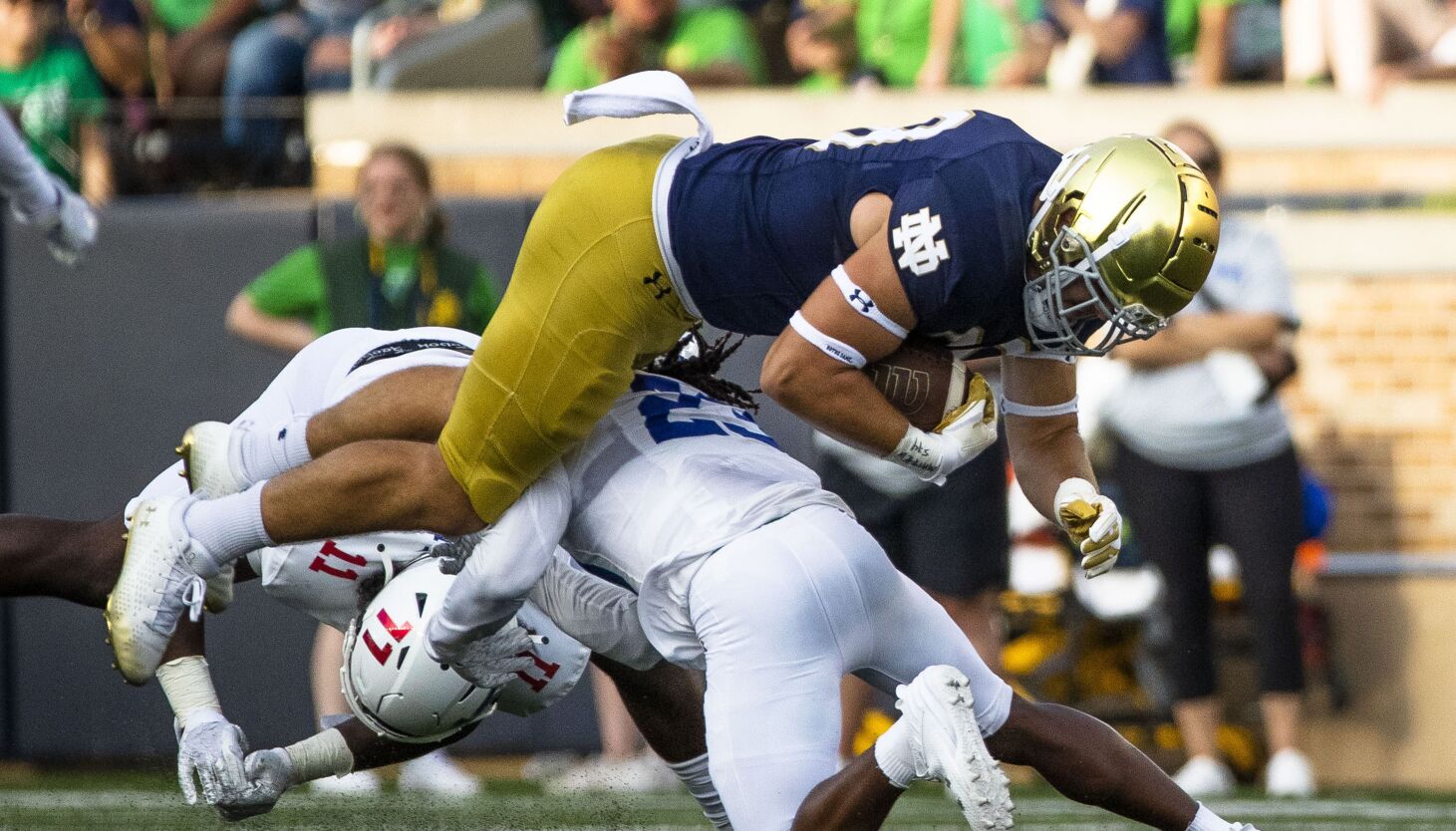 NextImg:Sam Hartman, stout defense lead Notre Dame in rout of Tennessee State
