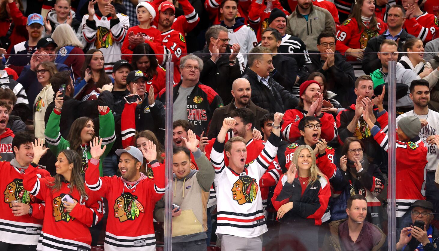 Blackhawks' attendance back near top of NHL, thanks to broadened demographics - Chicago Sun-Times