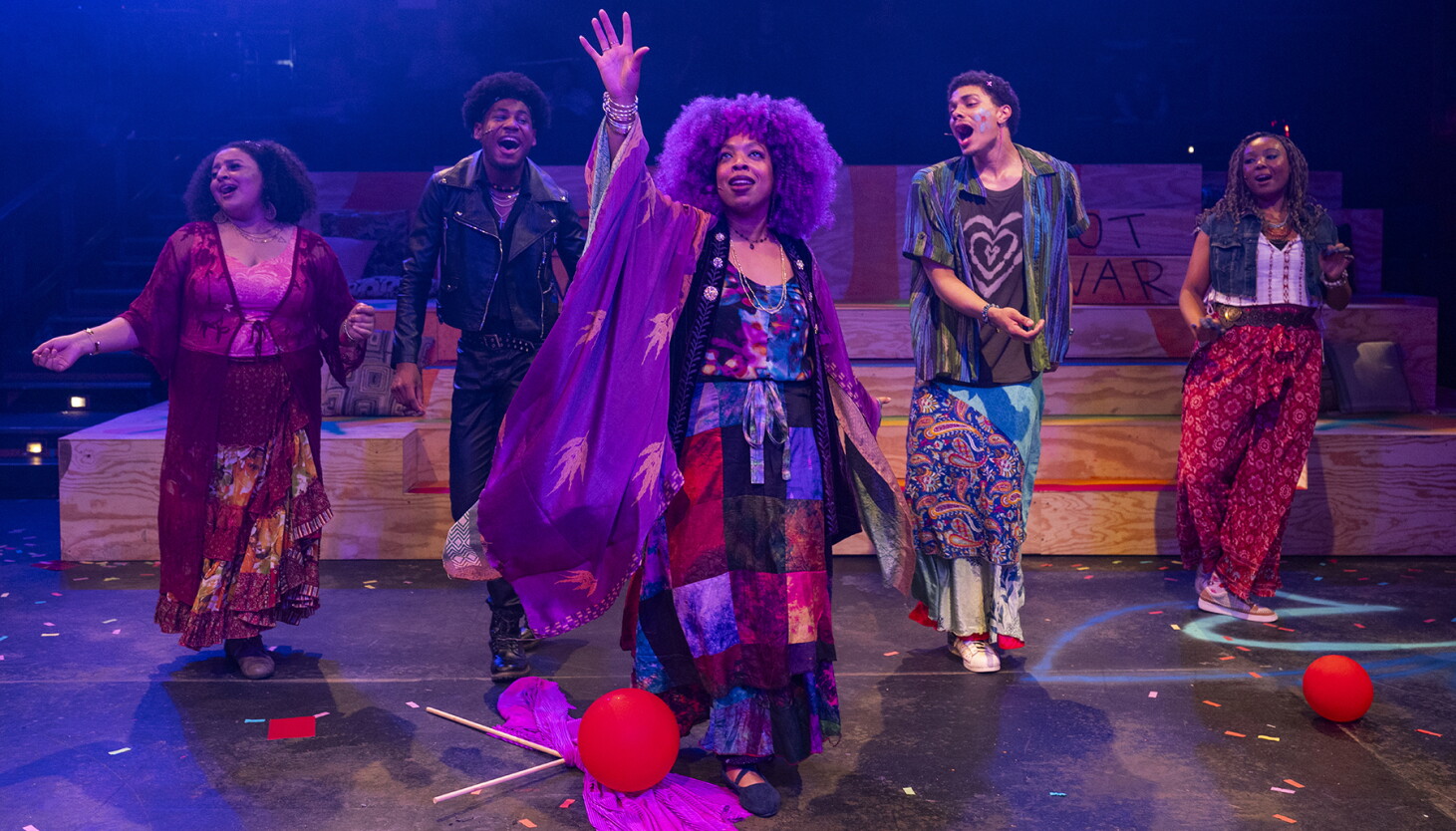 Crítica: O jovem elenco de ‘Hair’ da Kokandy Productions abraça o protesto como uma performance com forte convicção Crítica: O jovem elenco de ‘Hair’ da Kokandy Productions abraça o protesto como uma performance com forte convicção