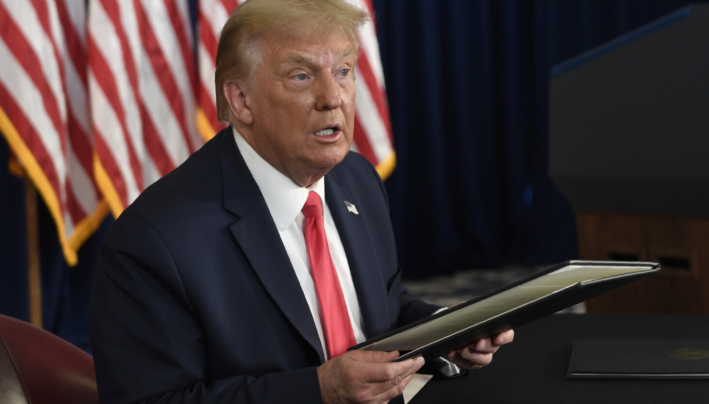 Trump’s Order That Designates English as an Official Language Worries Activists but Not Chicago Schools Trump’s Order That Designates English as an Official Language Worries Activists but Not Chicago Schools