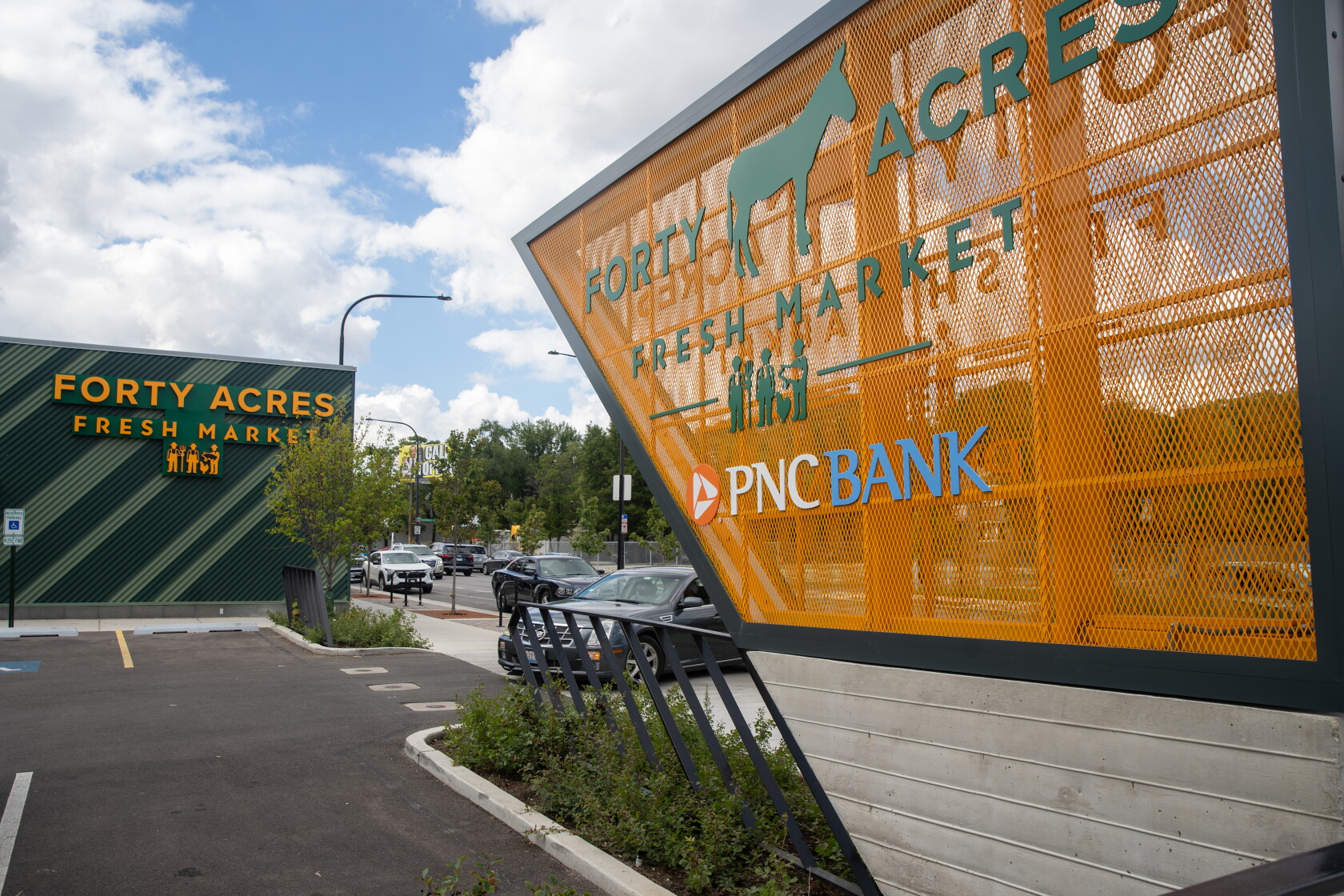 Get Bank In Chicago PNC Bank opens new branch after 7 years, joining Austin's Forty Acres ...