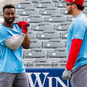 Hey Cubs fans: Shawon Dunston Jr. (left) of the Chicago Dogs minor league baseball team, May 25, 2018. | James Foster/For the Sun-Times