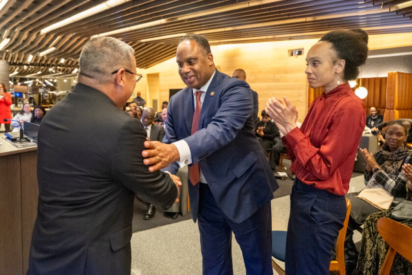 JACKSONDIGNITARIES_260306-15.jpg