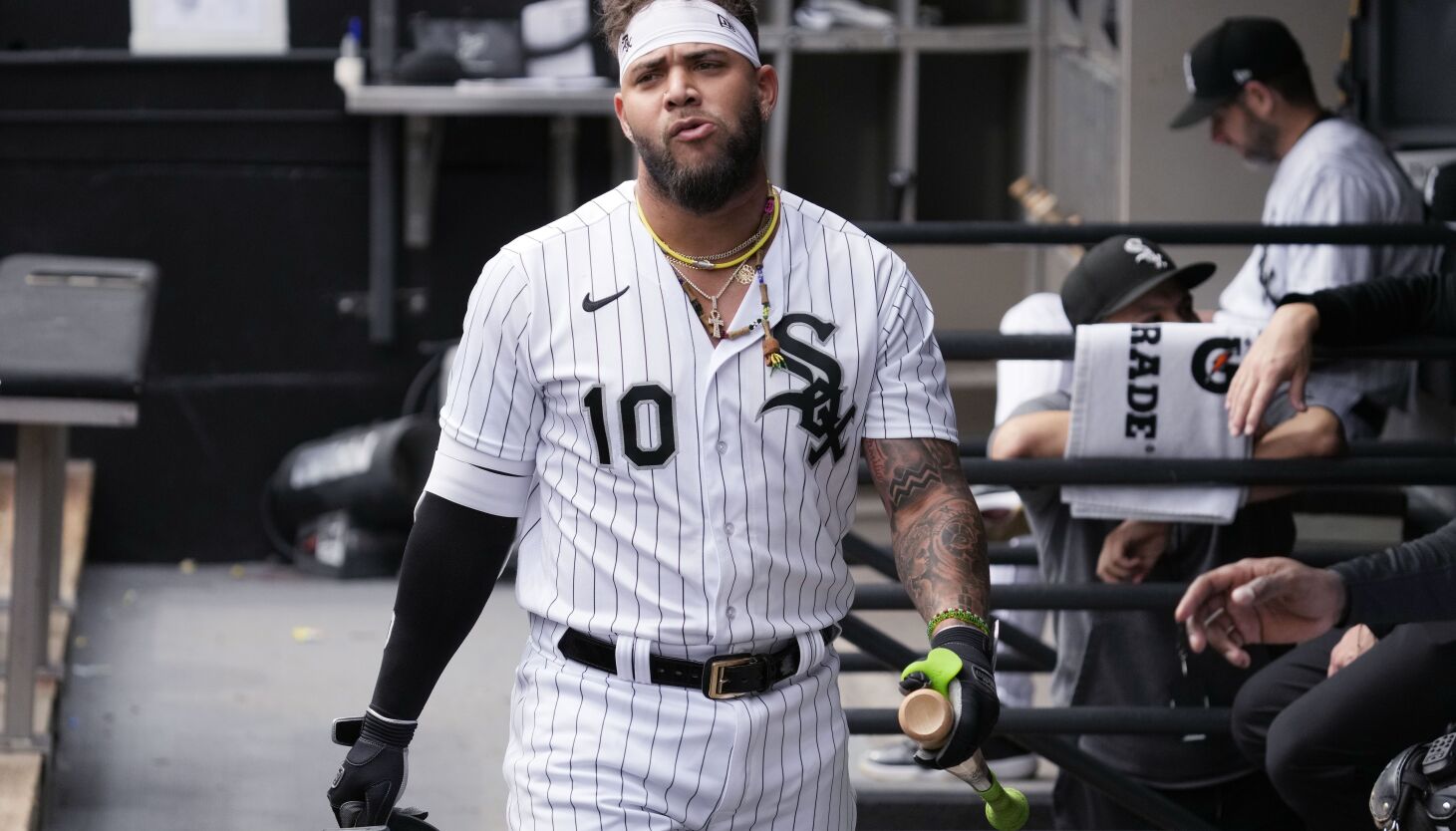 NextImg:White Sox’ Yoan Moncada headed to injured list