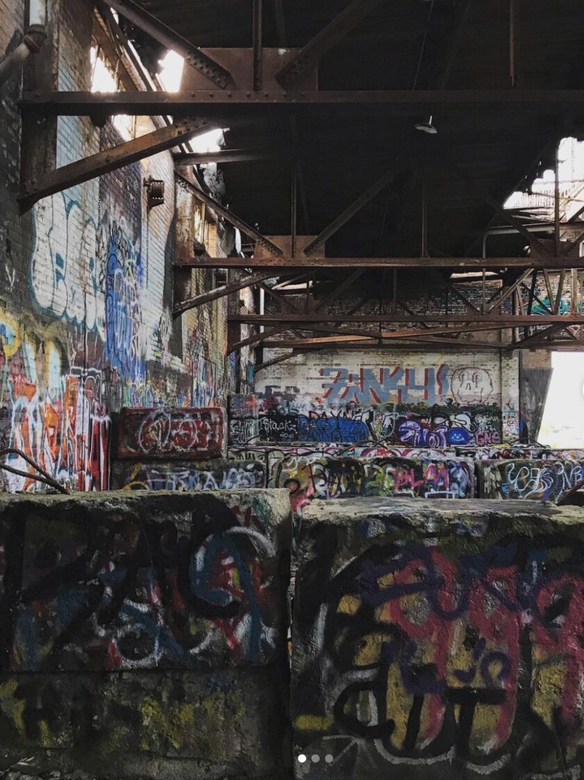 Chicago murals: Old dormant grain silos on South Side are an enduring  industrial canvas for graffiti artists - Chicago Sun-Times