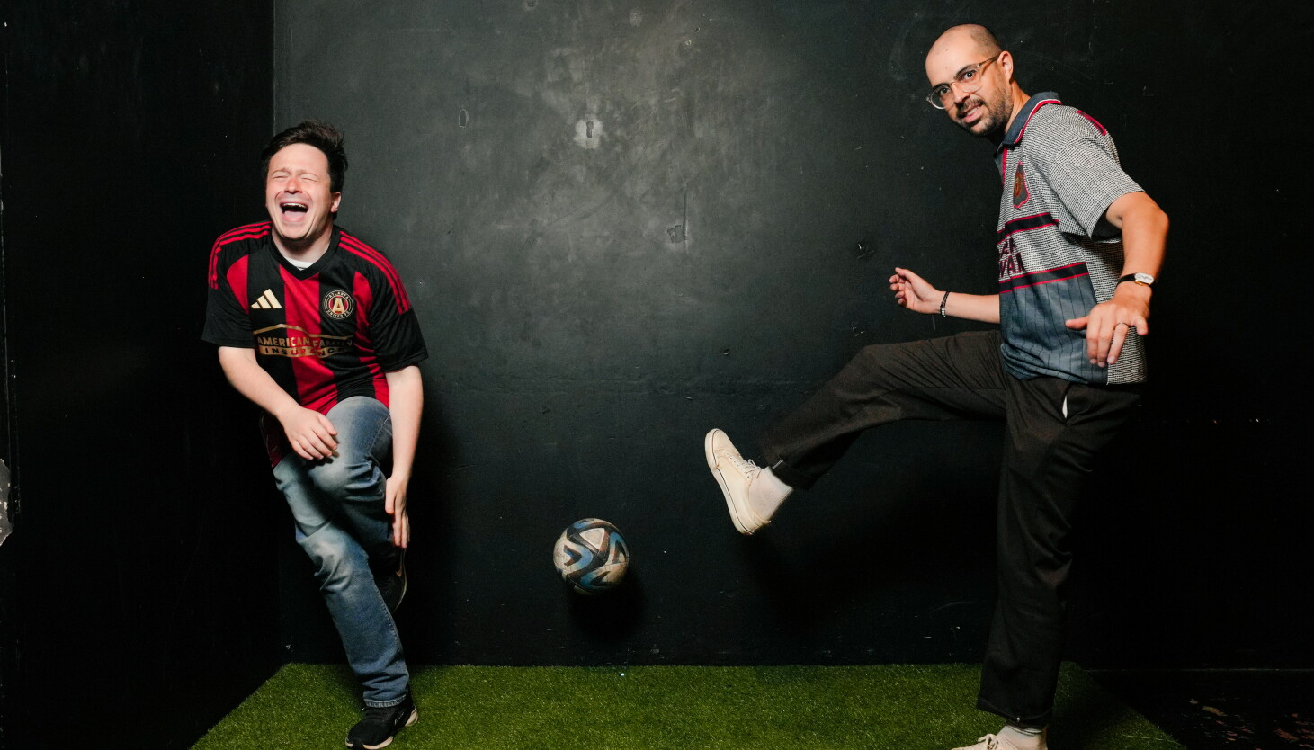 Το «The Soccer Show» με θέμα το Παγκόσμιο Κύπελλο αποδεικνύει ότι οι αυτοσχεδιαστές του Σικάγο μπορούν να παραποιήσουν οτιδήποτε