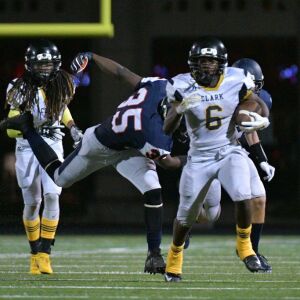 Clark’s Artez Kilgore breaks free. Worsom Robinson/For the Sun-Times.