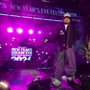 NYE-010122-007.jpg