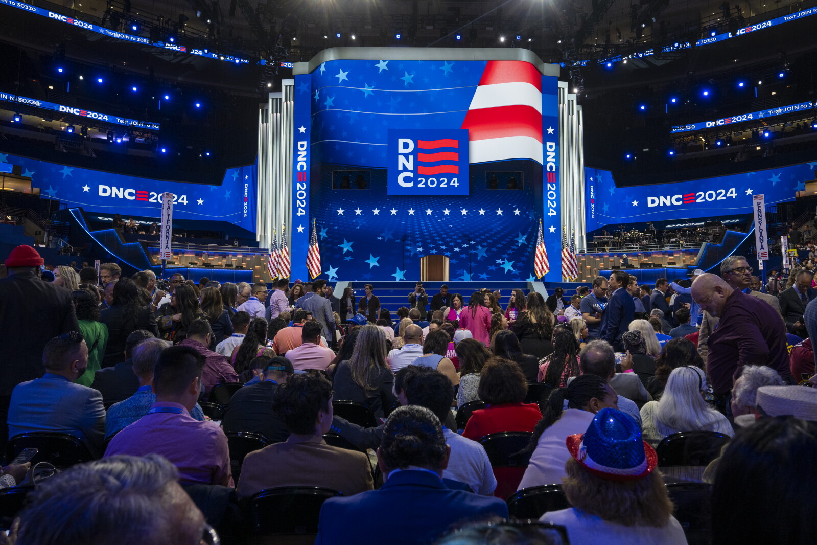 Democratic Clock Scenes from day three of the Democratic National Convention - Chicago ...