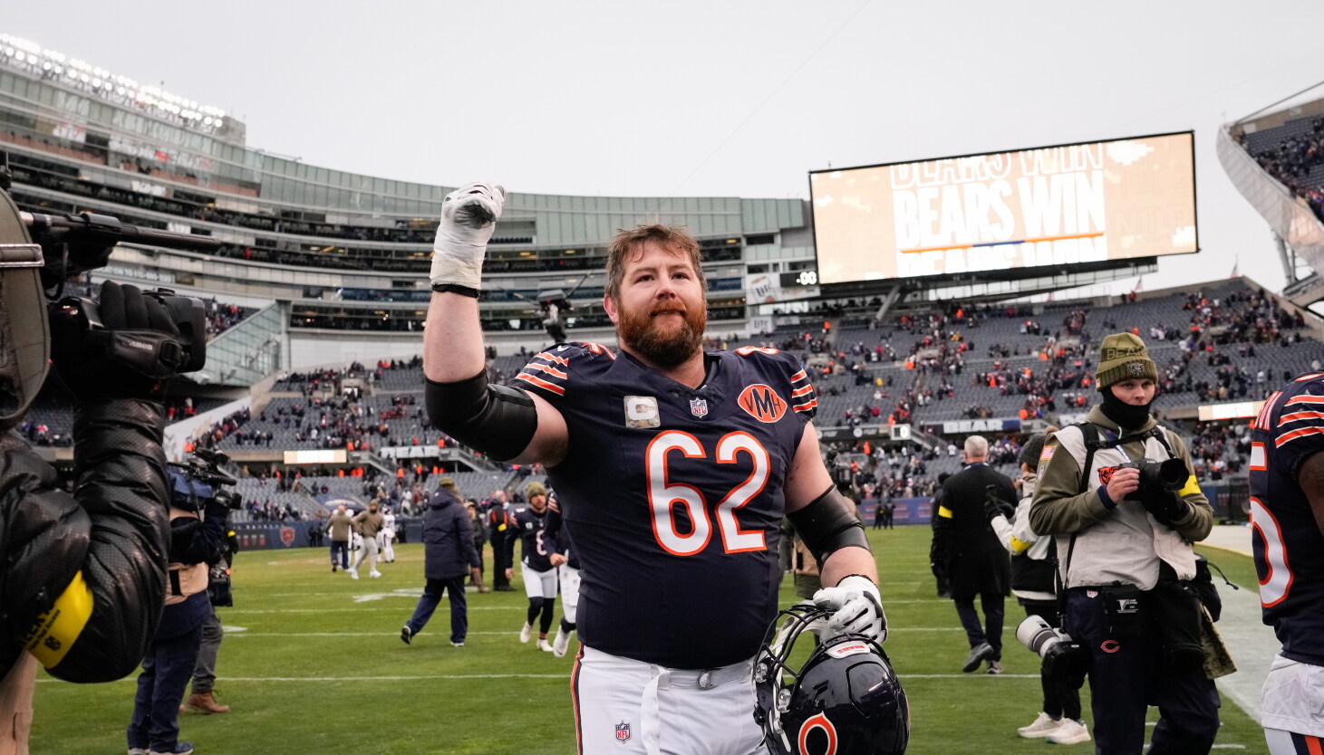 Bears S Kevin Byard, LG Joe Thuney selected as All-Pros; RT Darnell Wright earns second-team pick Bears S Kevin Byard, LG Joe Thuney selected as All-Pros; RT Darnell Wright earns second-team pick