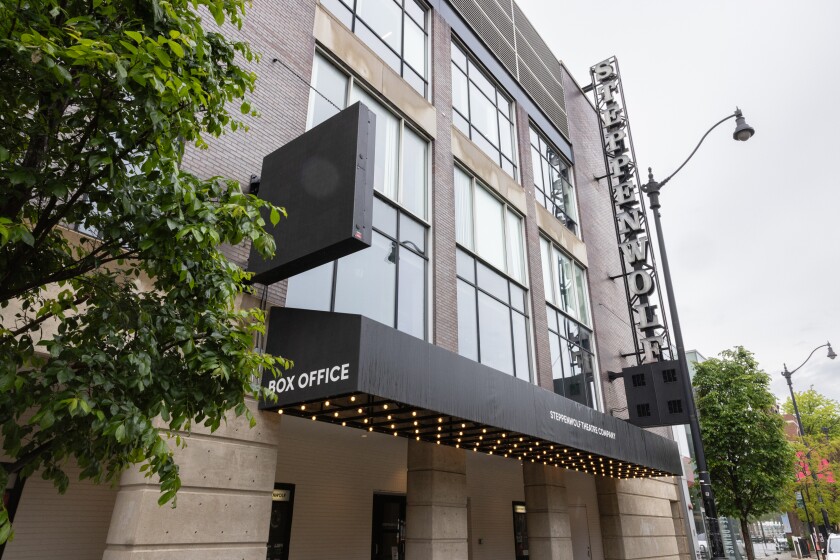 शिकागो में स्टेपेनवॉल्ड थिएटर का बाहरी भाग।