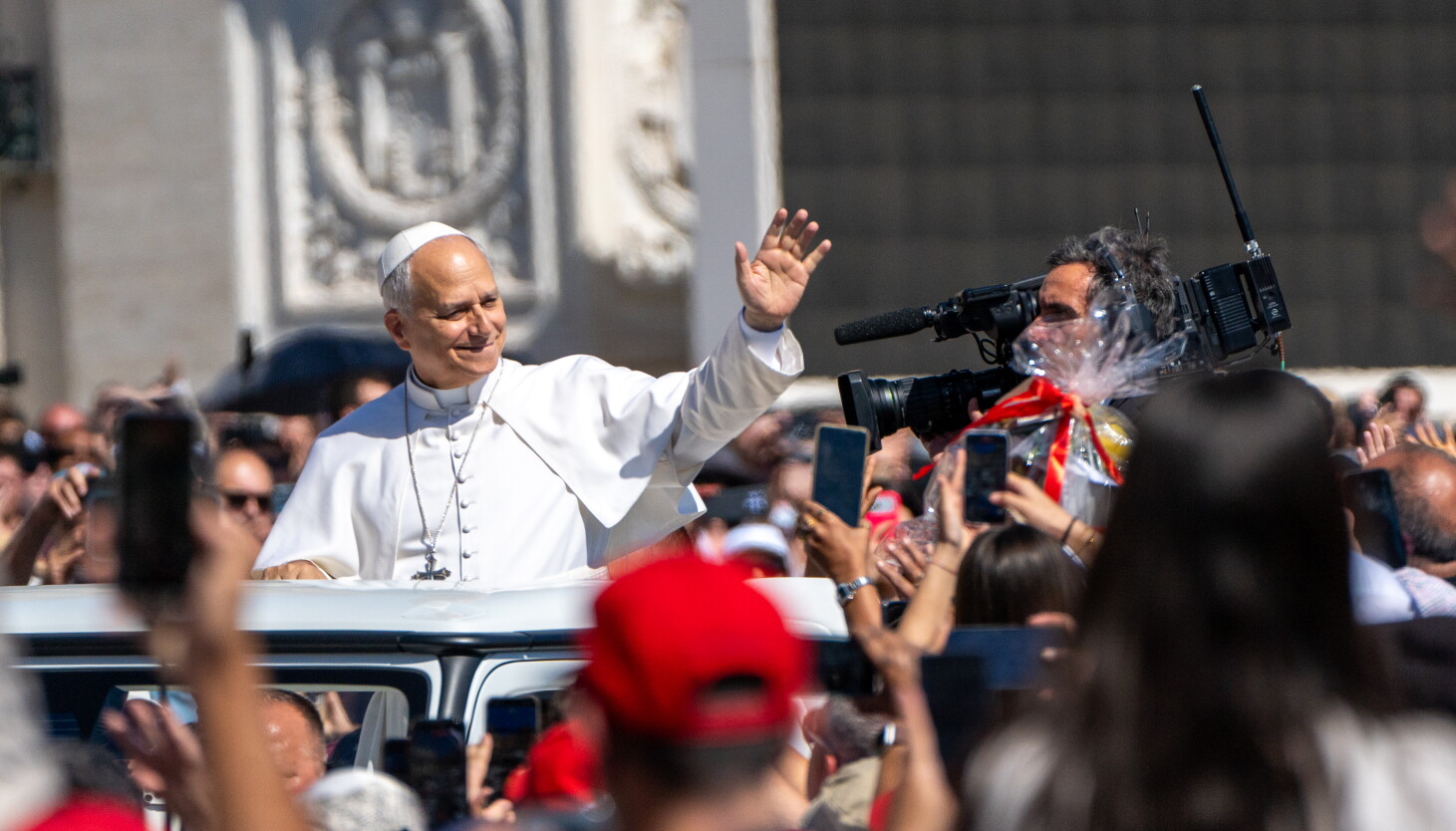Mayor Brandon Johnson will meet with Pope Leo XIV Thursday in Rome