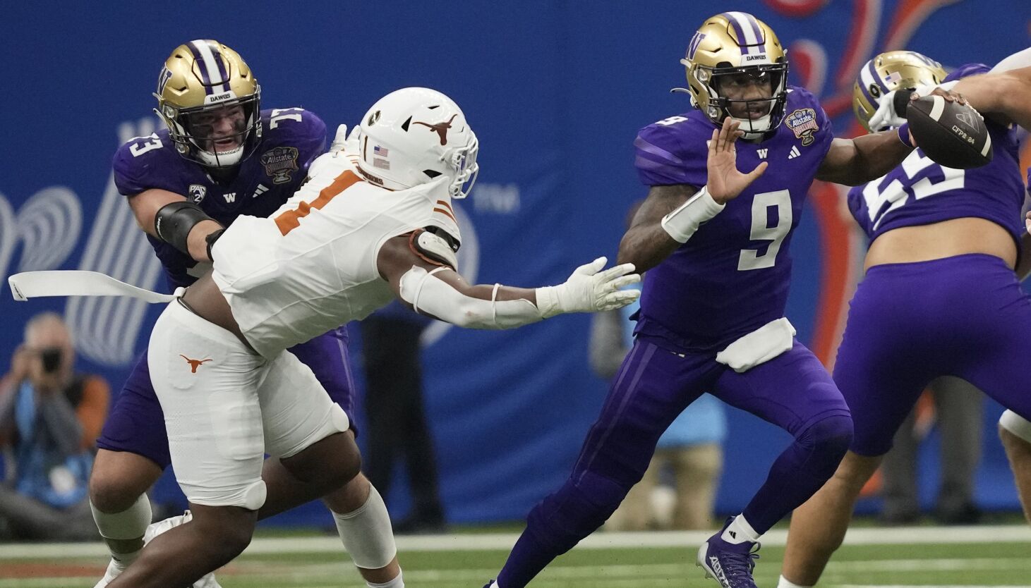 NextImg:Washington beats Texas, will face Michigan in College Football Playoff title game