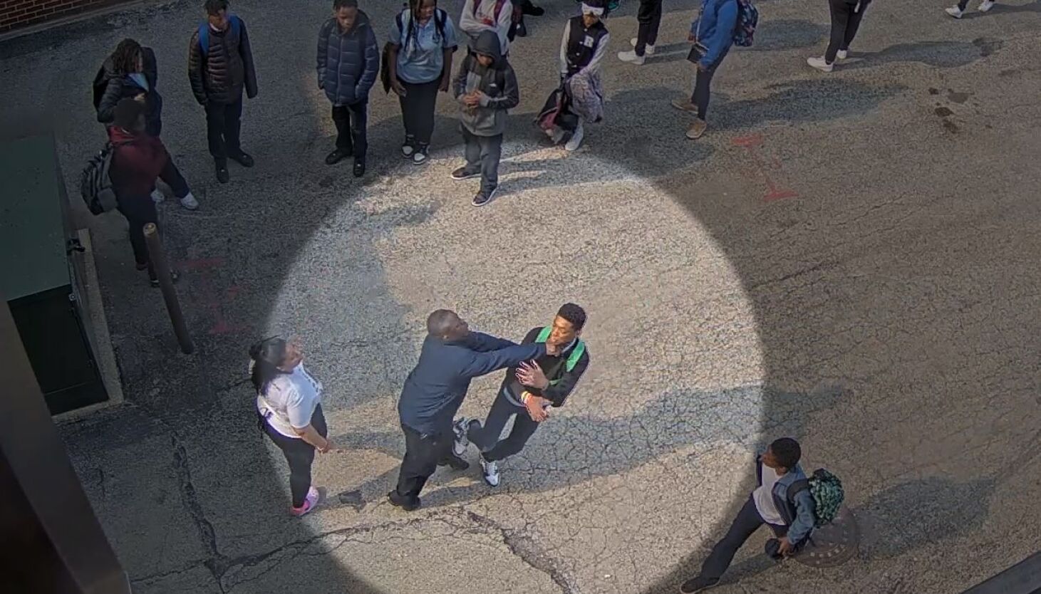 NextImg:Chicago police officer charged with striking 8th grade boy at South Side school