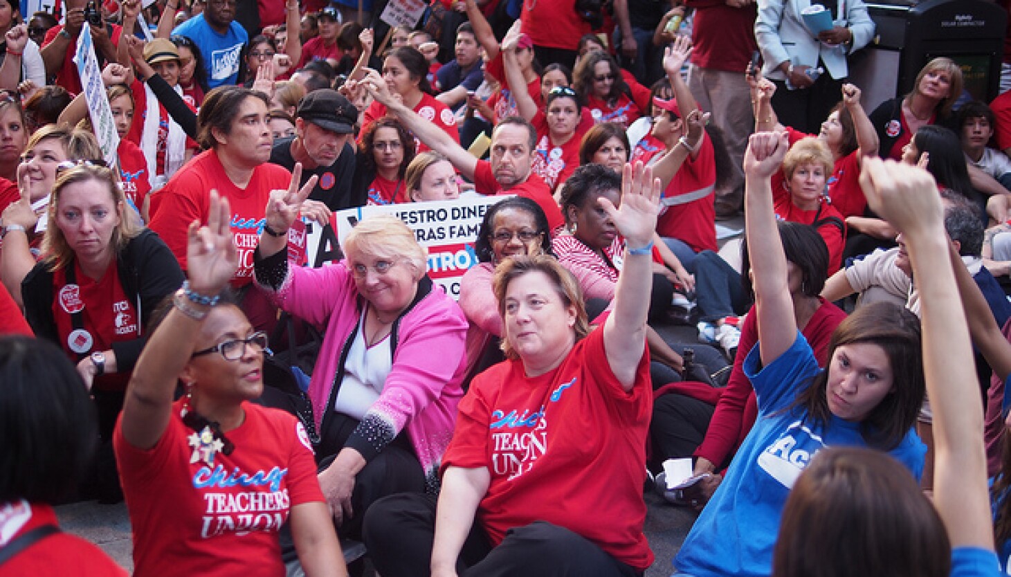 After rally, threat of teachers strike looms - WBEZ Chicago