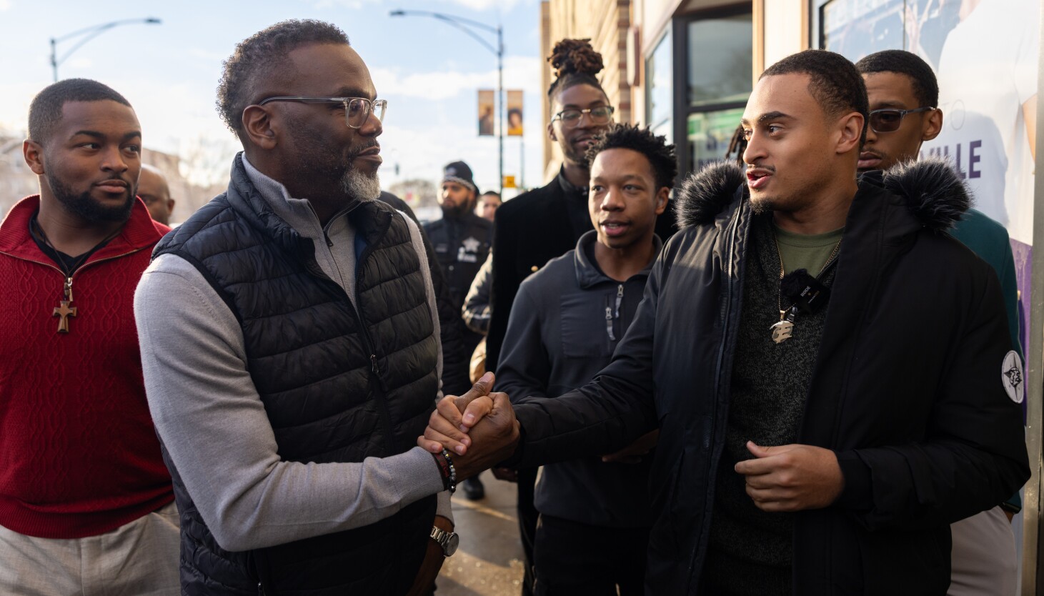 Black Chicagoans embrace the quarter-zip trend while discussing its meaning Black Chicagoans embrace the quarter-zip trend while discussing its meaning