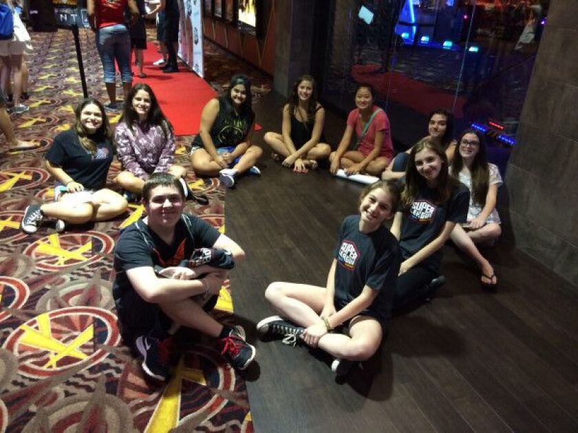 Minecraft gamers from across the Chicago area make new friends at the Super League Gaming tour stop at AMC River East. | MIRIAM DI NUNZIO/FOR THE SUN-TIMES