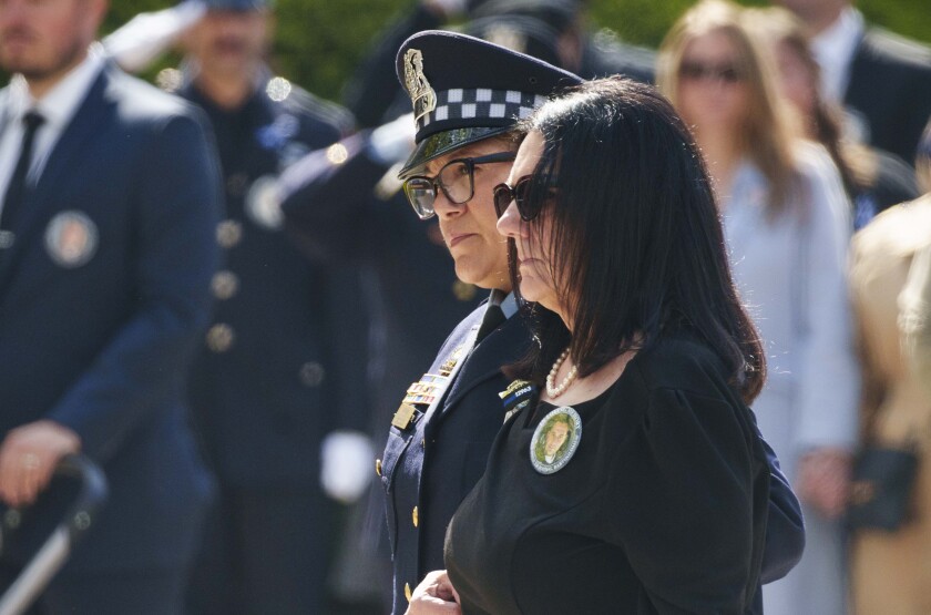 BARTHOLOMEWFUNERAL_260509_11.jpg