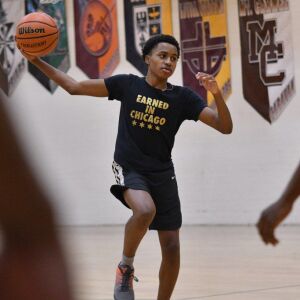 Fred Cleveland Jr. of Leo during practice. Worsom Robinson/For the Sun-Times.