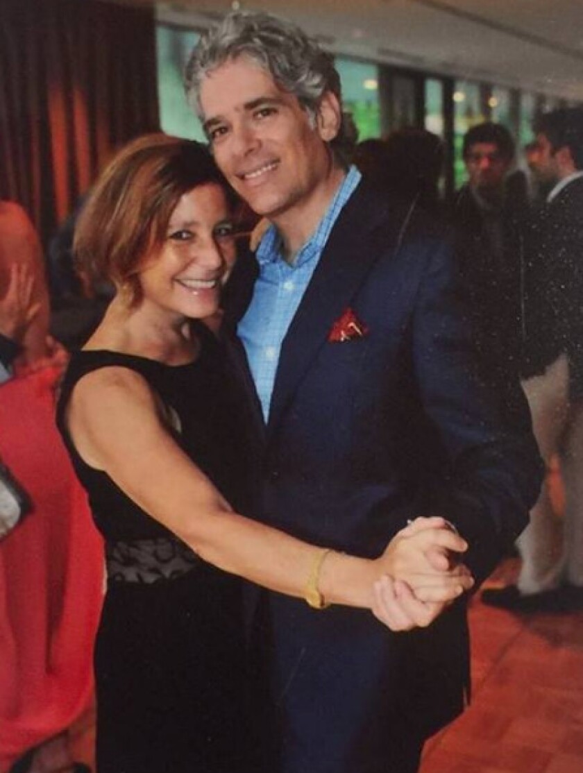 Amy Krouse Rosenthal and her husband Jason, whom she wrote about in the New York Times’ “Modern Love” column. | Facebook