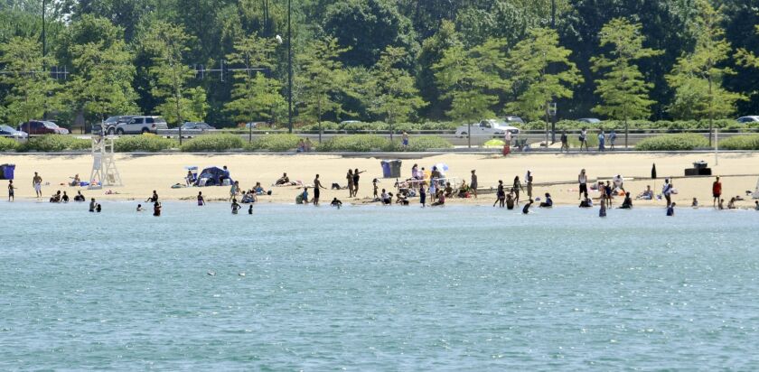 People enjoying the 57th street beach in 2010 | Brian Jackson/Sun-Times Archives