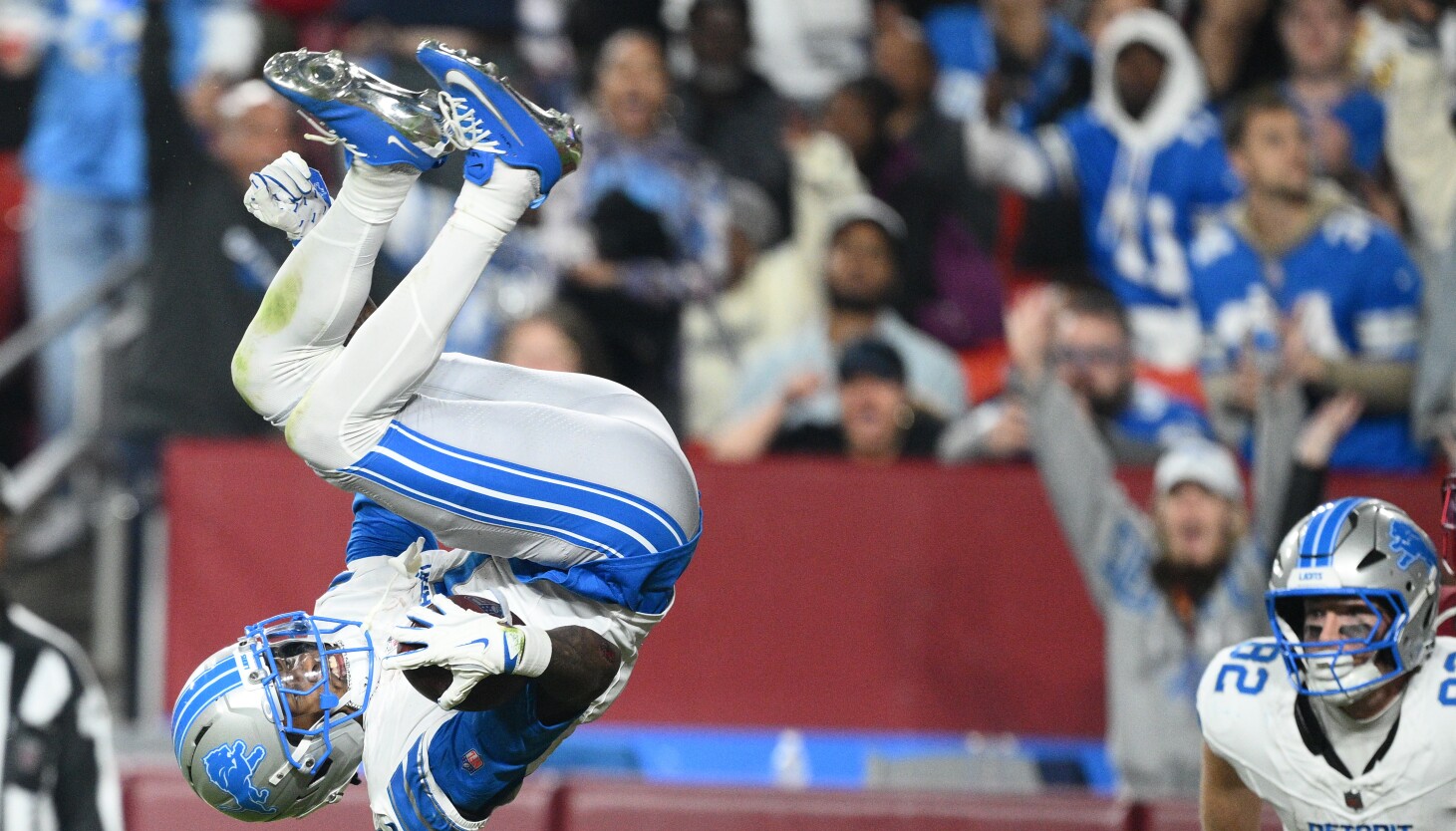 Lions romp to a 44-22 win over the Commanders Lions romp to a 44-22 win over the Commanders