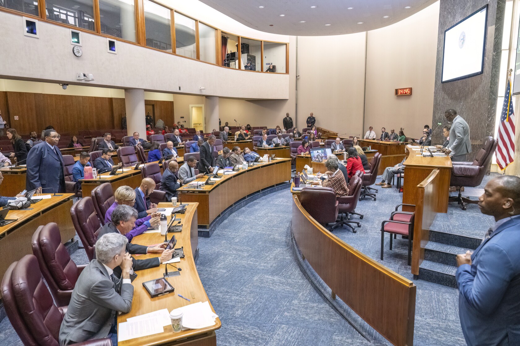 Mayor Brandon Johnson’s debt refinancing plan OK'd by Chicago City ...