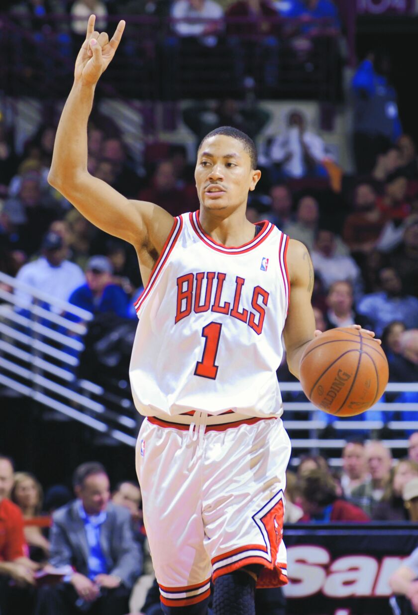 Bulls guard Derrick Rose directs the Bulls offense in the first quarter on Dec. 2, 2008 against Philadelphia. | Tom Cruze/Sun-Times