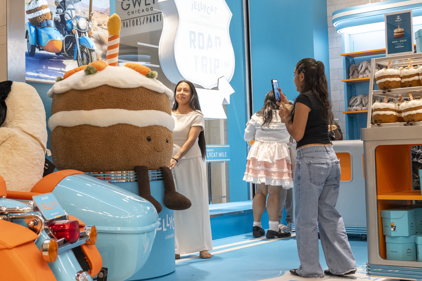 Chicagoans Flock To Nation s Second Store For Viral Jellycat Plushies chicagoans-flock-to-nation-s-second-store-for-viral-jellycat-plushies