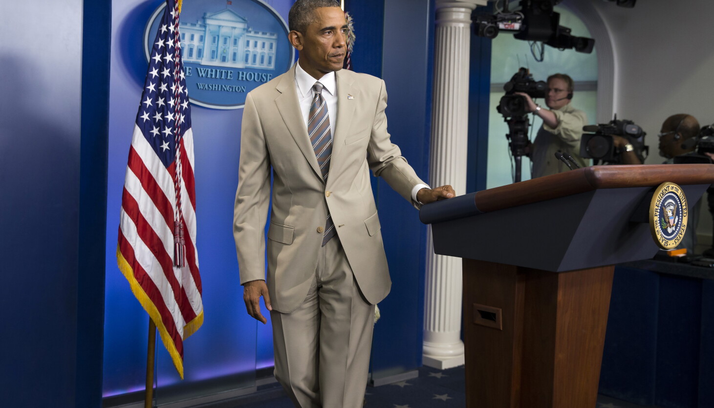 Vingança pelo vestido nu na cerimônia do Centro Presidencial Obama Vingança pelo vestido nu na cerimônia do Centro Presidencial Obama