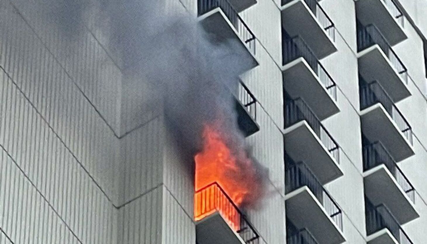 NextImg:2 firefighters injured battling high-rise blaze on Lake Shore Drive