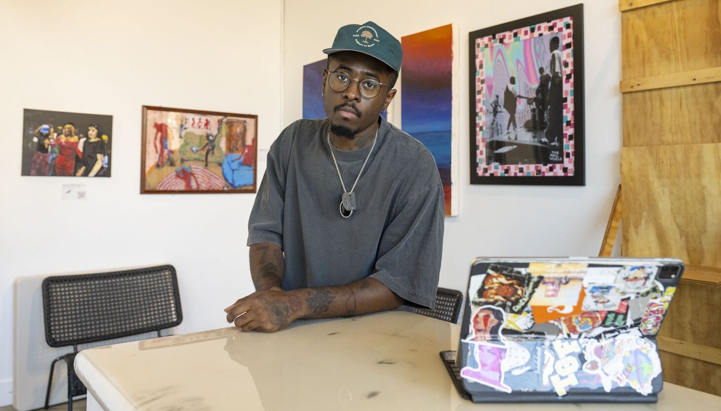 NextImg:In Bronzeville, Fourtunehouse Art Center aims to offer space for artists, musicians, the community