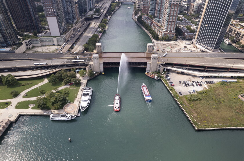 DLSDBRIDGE_260903-08.jpg