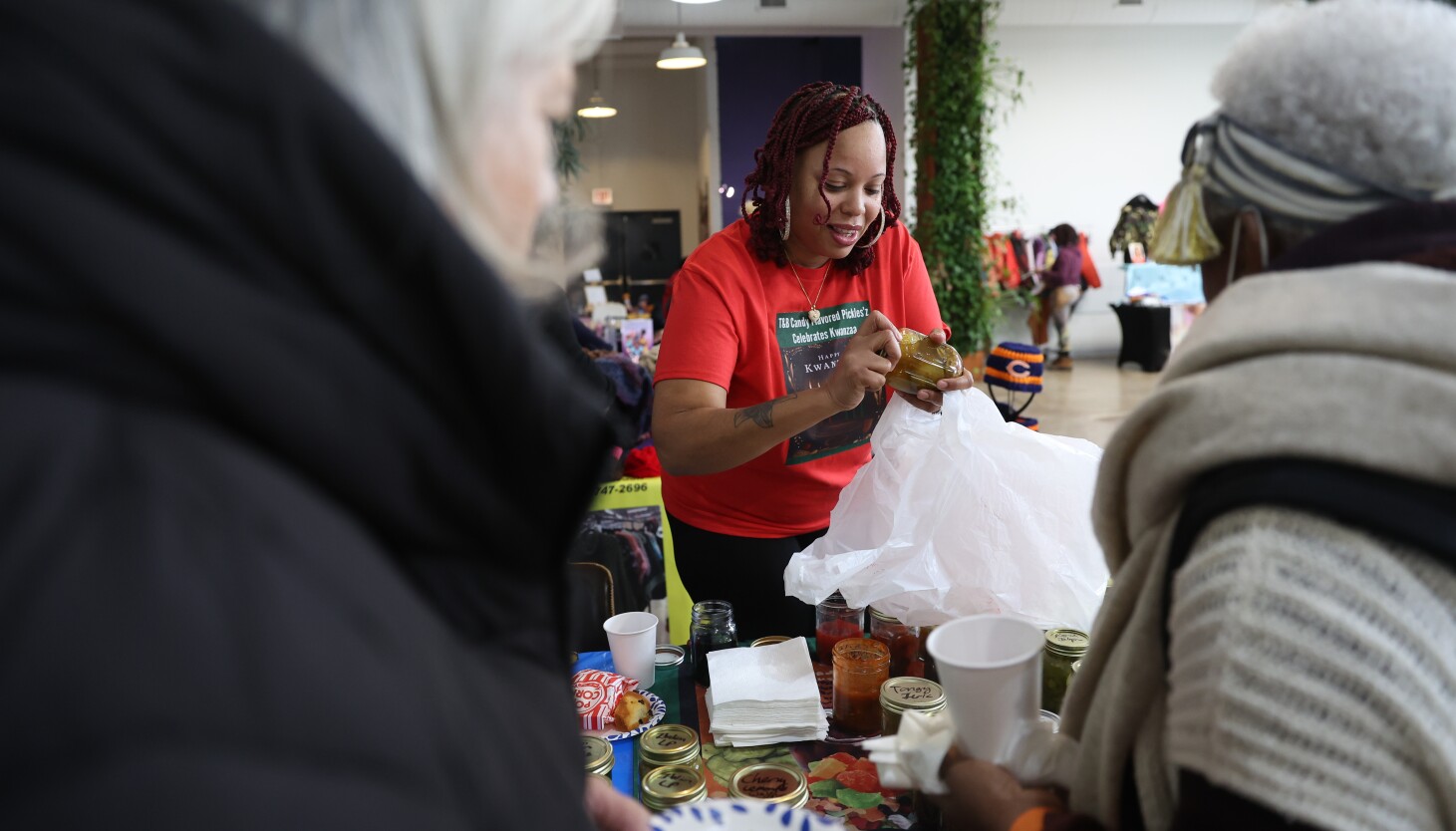 A Bronzeville Kwanzaa event celebrates Black business owners — We’re carrying on a legacy’ A Bronzeville Kwanzaa event celebrates Black business owners — We’re carrying on a legacy’
