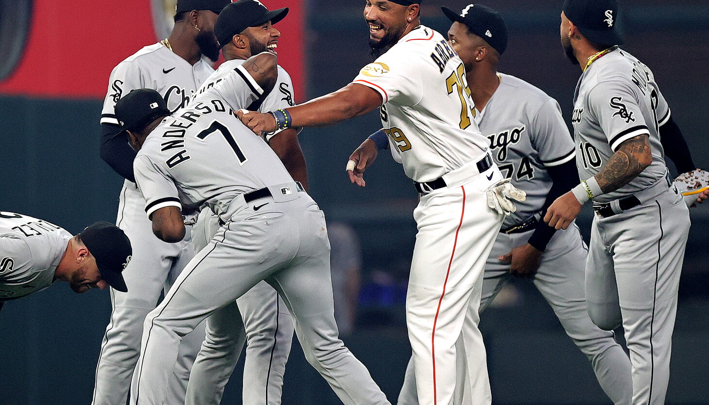 Astros' Jose Abreu is way past White Sox saga and all about a ring; says, 'I'm a person that doesn't give up' - Vimarsana News