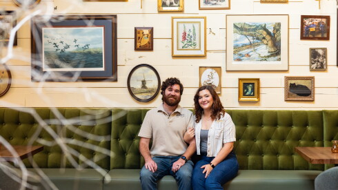 Owners Marty O'Connor and Mary Nedbalski sit in Gunny's Pub, a new Midwestern bistro in Lincoln Park.