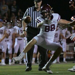 Loyola’s Matthew Mangan (88) misses a ball. Worsom Robinson/For the Sun-Times.