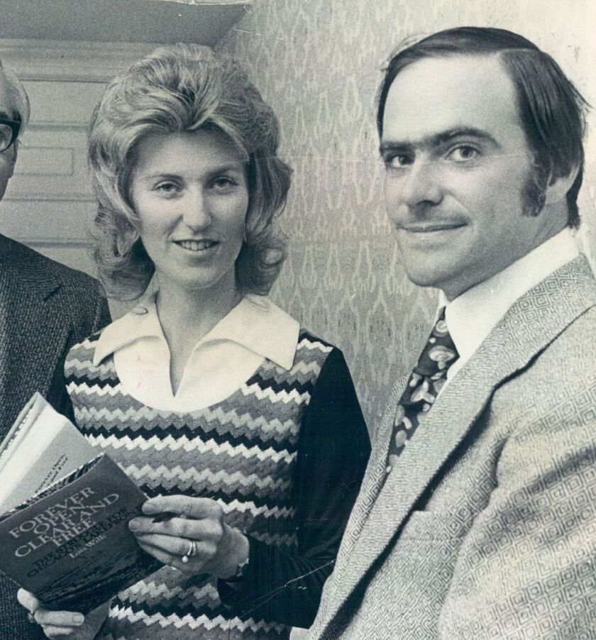 Lois Wille, then a Daily News reporter, who receiving “the Champion Fighter for a Better Chicago” award from the Metropolitan Housing and Planning Council in 1972. She’s holding her book “Forever Open, Clear and Free: The Struggle for Chicago’s Lakefront.