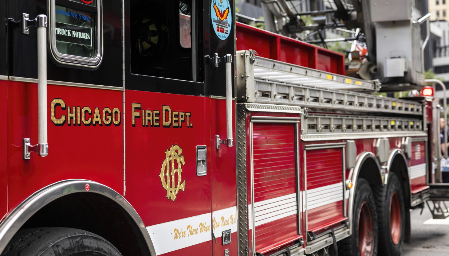 More than a dozen hurt in collision involving van, CTA bus in Chatham - Vimarsana News