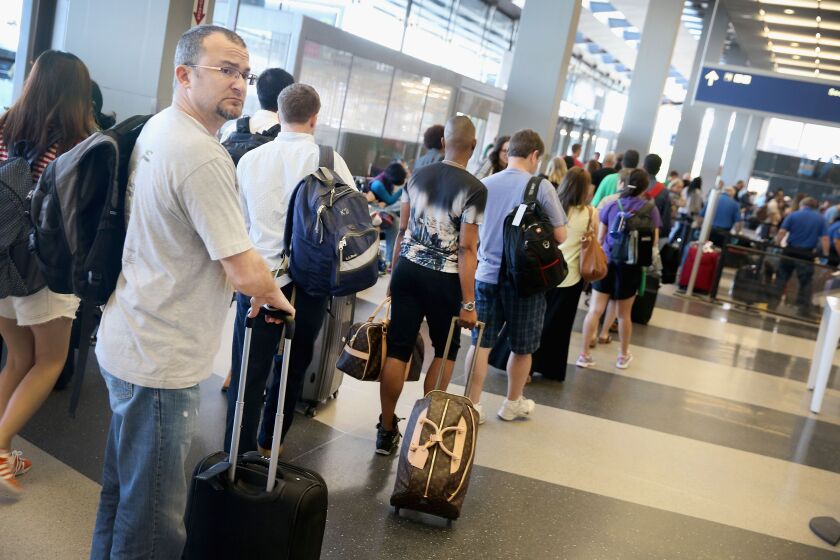 U.S. Skies and Roads Busy Ahead Of Memorial Day Weekend