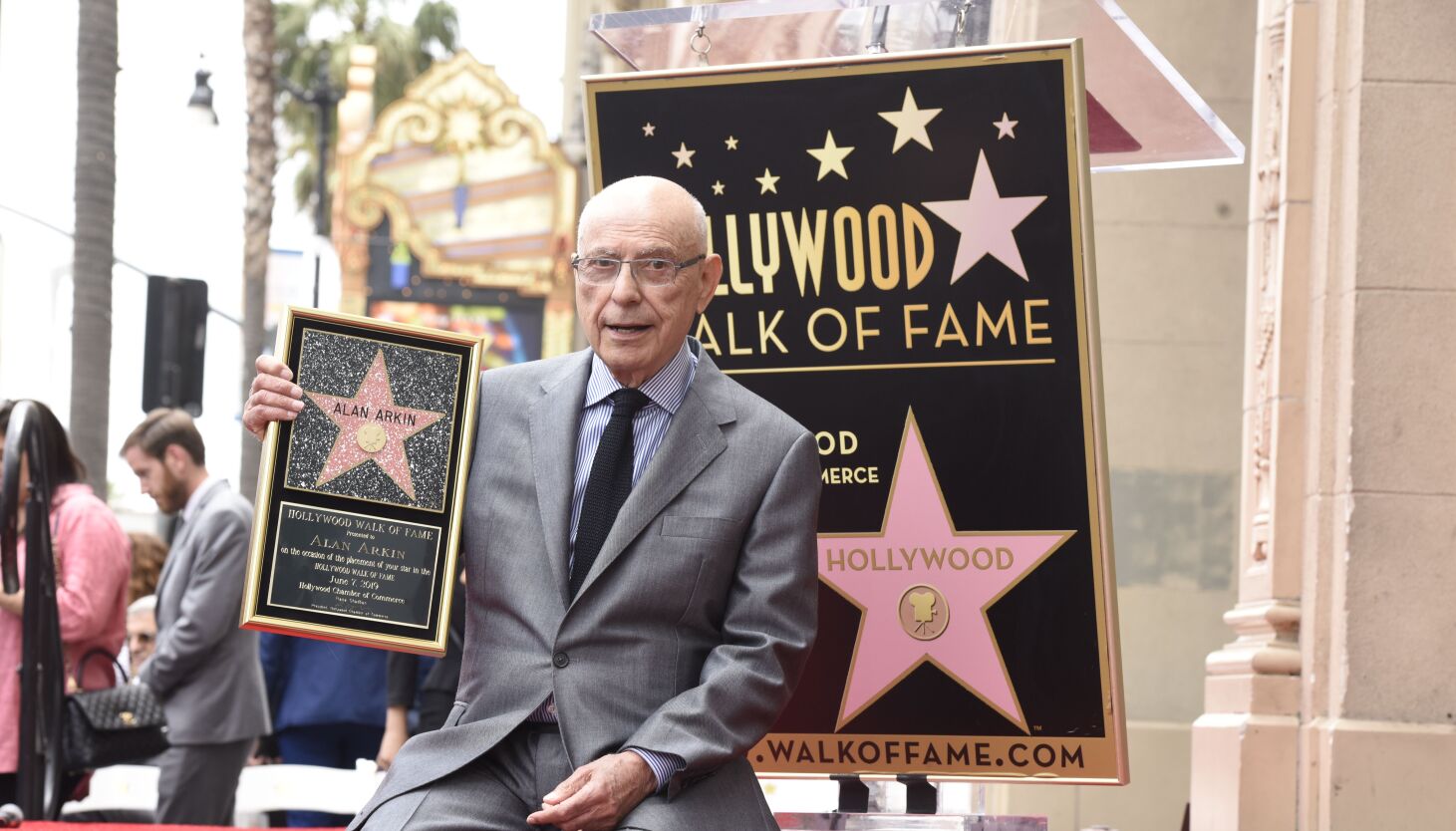 NextImg:Alan Arkin, who went from Second City to Oscar-winning ‘Little Miss Sunshine’ turn, dead at 89
