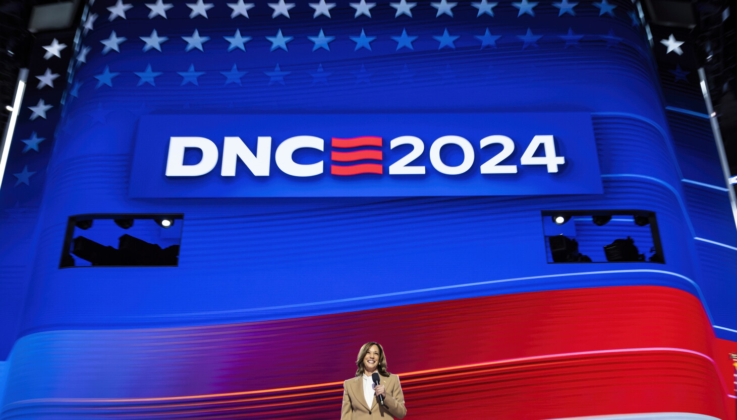 Democratic Clock Scenes from the first day of the Democratic National Convention ...