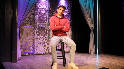 Fully Committed - actor Mike Newquist - photo by Derek Bertelsen.jpg