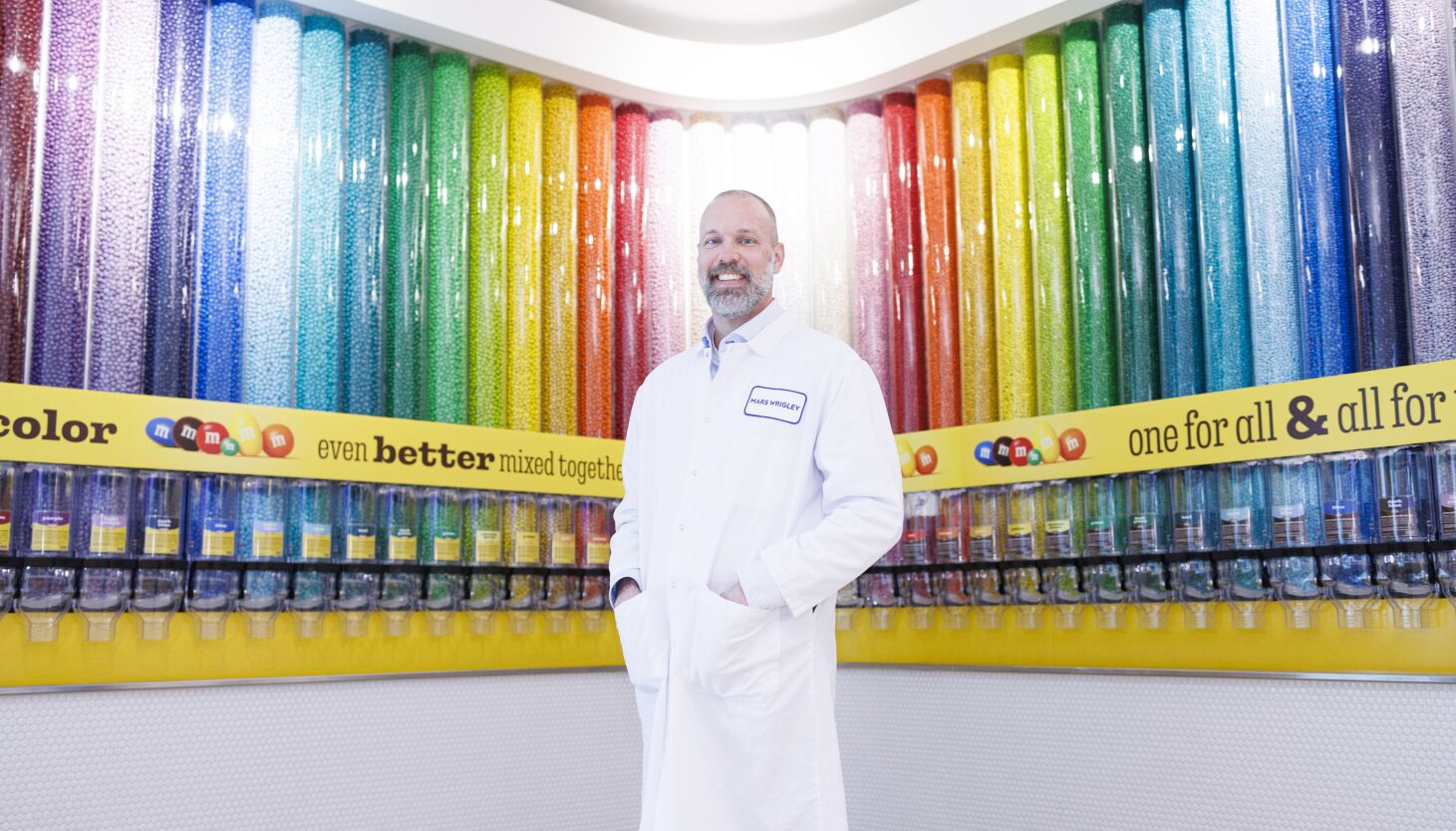 NextImg:M&M’s guru mulls chocolate all day at Mars Wrigley headquarters on Goose Island