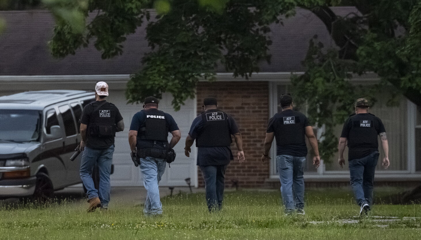 Video contradicts FBI agent's account of shooting during undercover sting in Country Club Hills