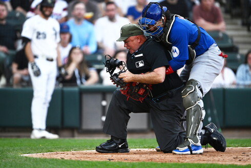 Umpire Brian O'Nora suffered a concussion after getting hit by a Jarred Kelenic foul ball Saturday night.