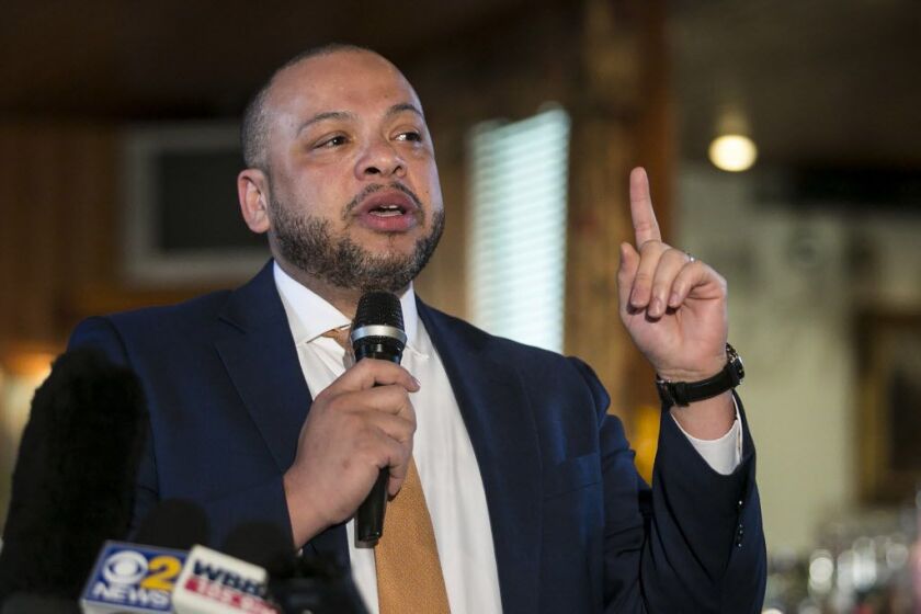 Illinois gubernatorial candidate Chicago Treasurer Kurt Summers speaks before the Cook County Democratic Party, delivering his campaign platform for a possible endorsement at Erie Cafe on Monday, March 27, 2017. | Ashlee Rezin/Sun-Times