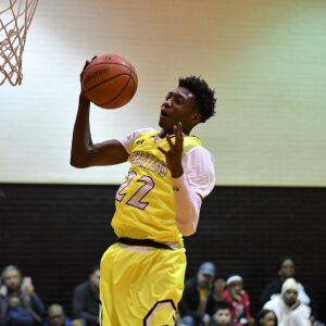 Orr’s Tujautae Williams (22) grabs a rebound. Worsom Robinson/For the Sun-Times.
