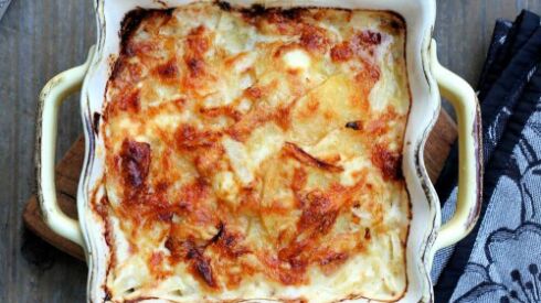 Cheesy potato gratin