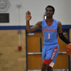 Kenwood’s Artese Stapleton (1) slows down the ball. Worsom Robinson/For the Sun-Times.